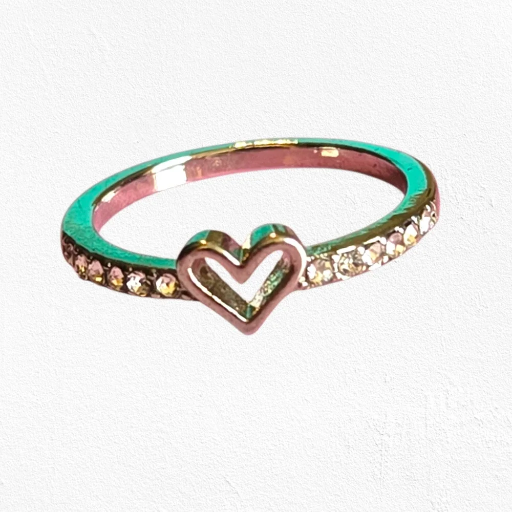 Silver Heart Coquette Zirconia Dainty Band Ring Size 7 New in Box Boutique